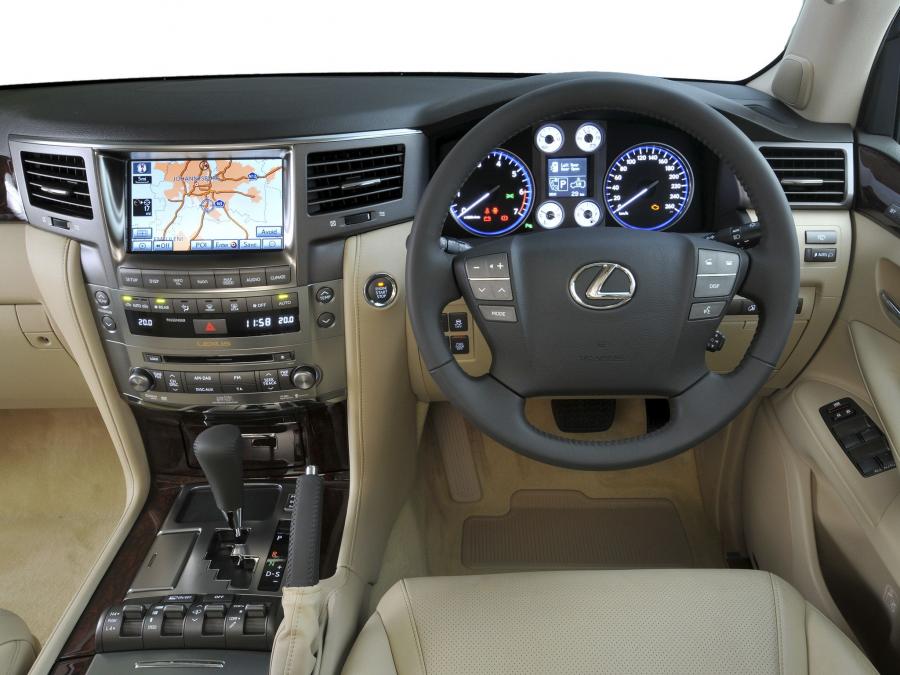  Lexus LX570 2010 года  (ZA) (фото 17 из 28)